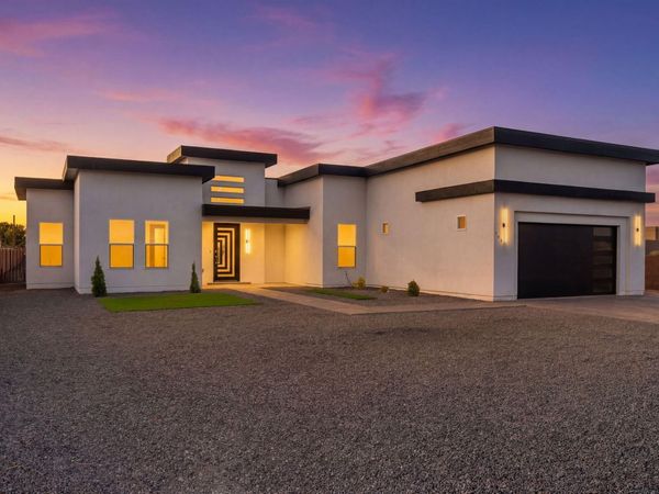 609 6th Street NE, Albuquerque, NM 87124