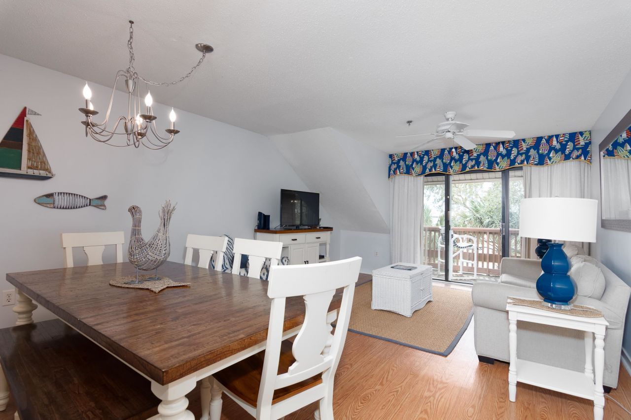 410 Melrose Pl.  Photo 10