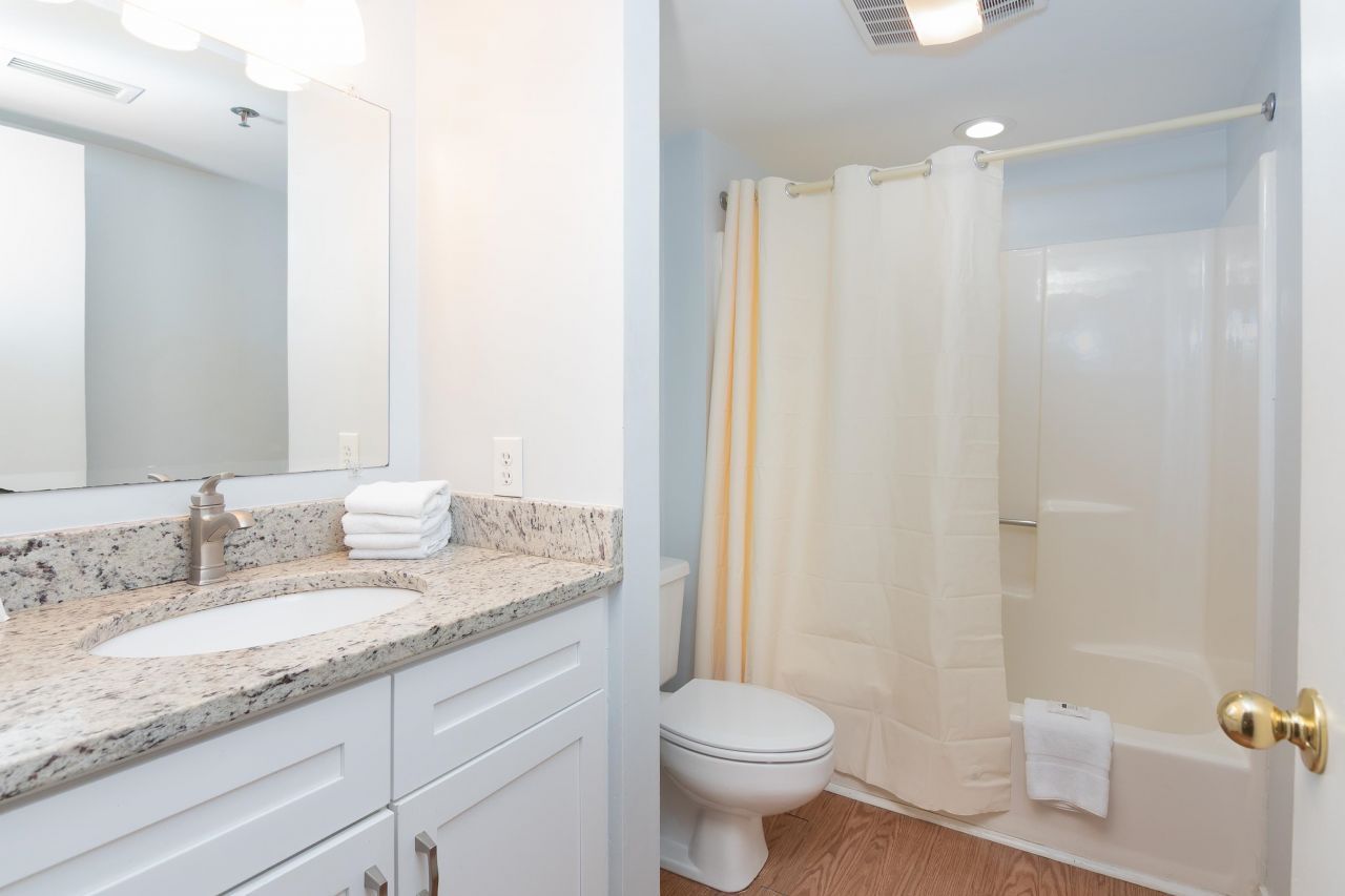 410 Melrose Pl.  Photo 22