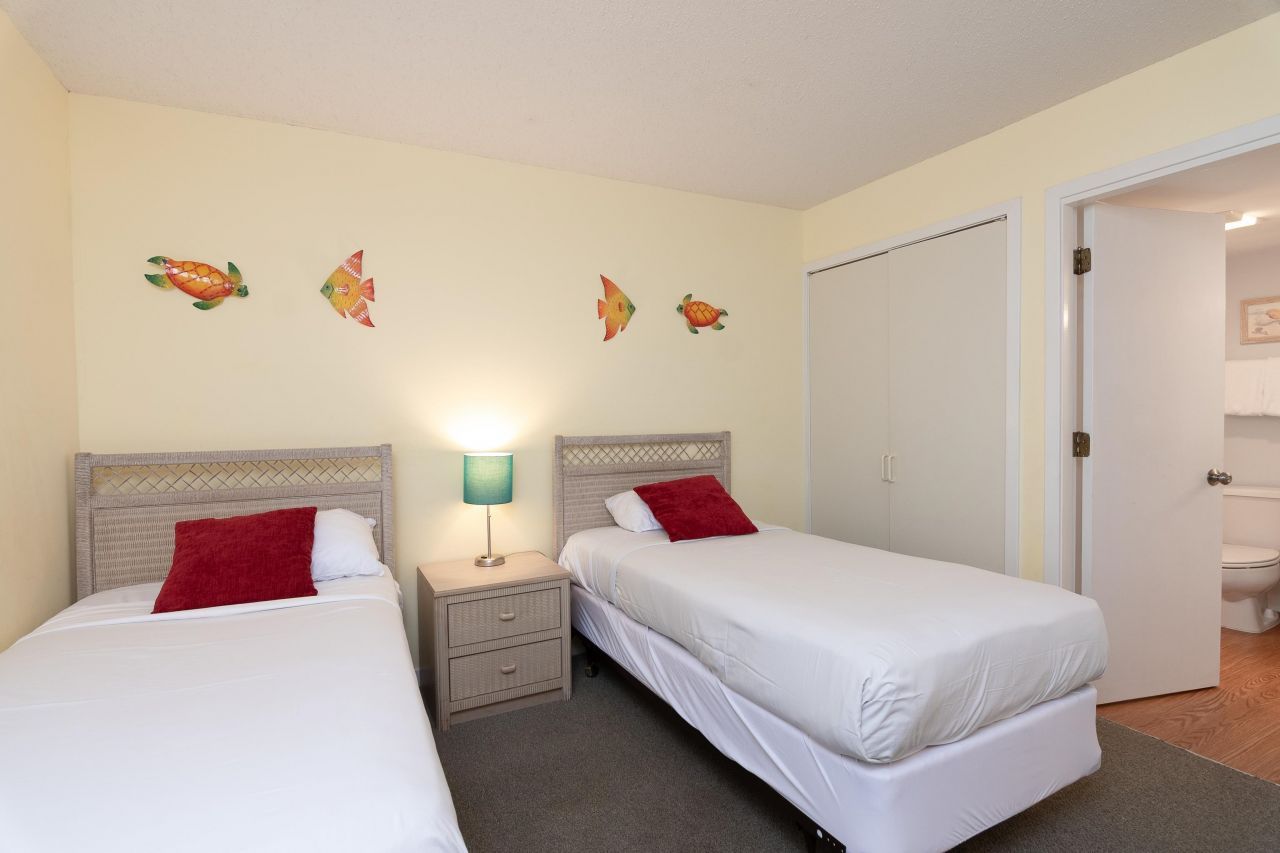 410 Melrose Pl.  Photo 25