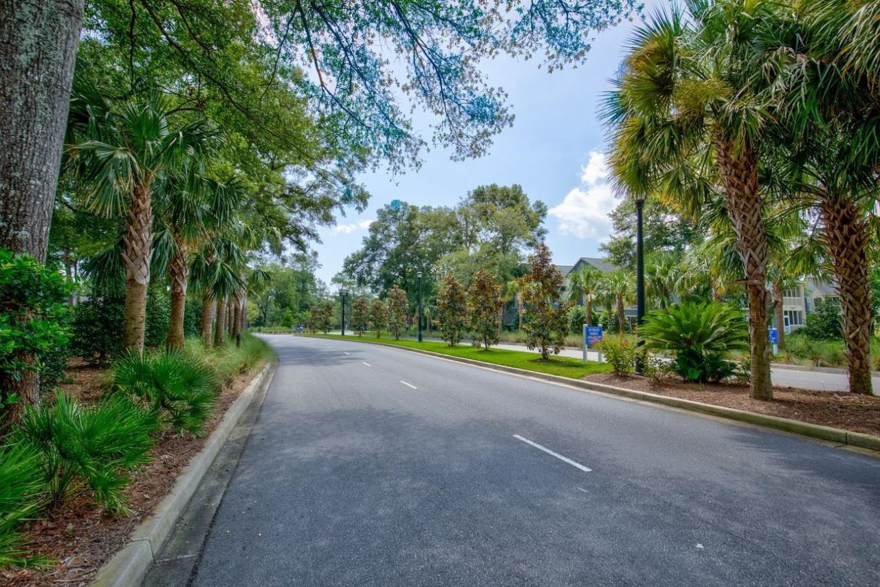 410 Melrose Pl.  Photo 37