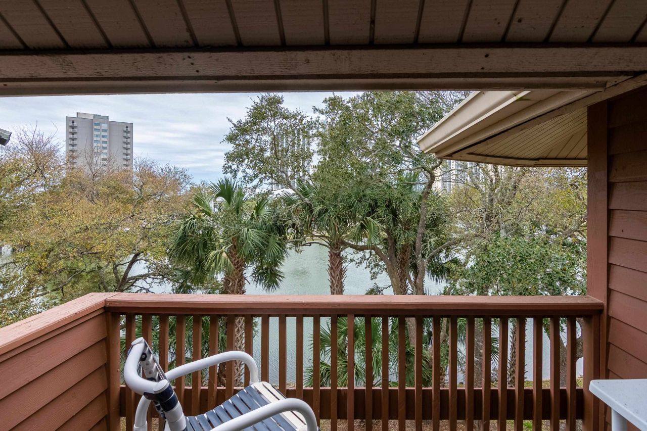 410 Melrose Pl.  Photo 4