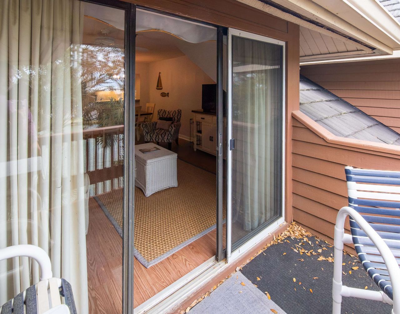 410 Melrose Pl.  Photo 5