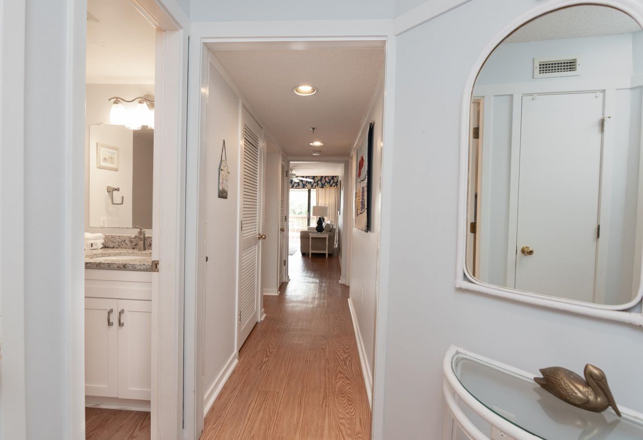 410 Melrose Pl.  Photo 6