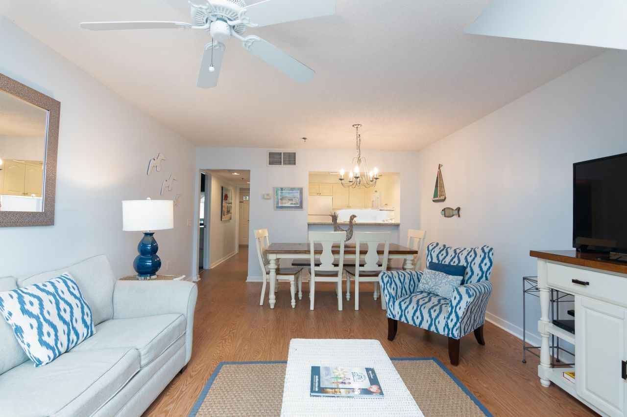 410 Melrose Pl.  Photo 8