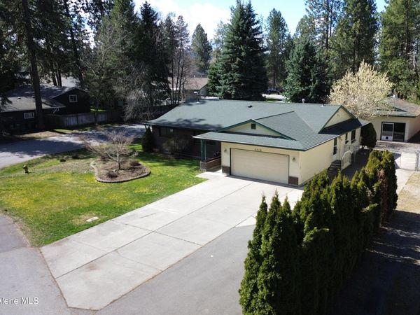 5716 N Parkwood Cir, Coeur d'Alene, ID 83815