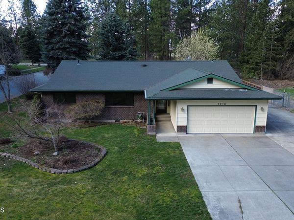 5716 N Parkwood Cir, Coeur d'Alene, ID 83815