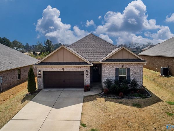 132 Gardencove Circle, Huntsville, AL 35810