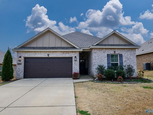 132 Gardencove Circle, Huntsville, AL 35810