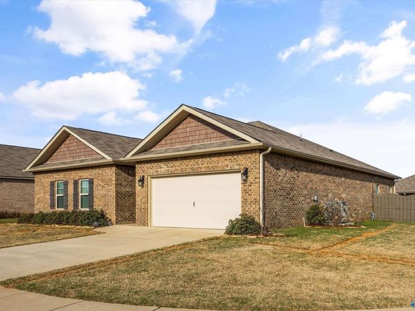 25247 Delilah Circle, Athens, AL 35613