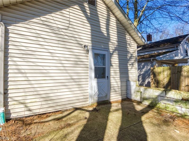 249 W Harris Avenue, Ravenna, OH 44266 Photo 2