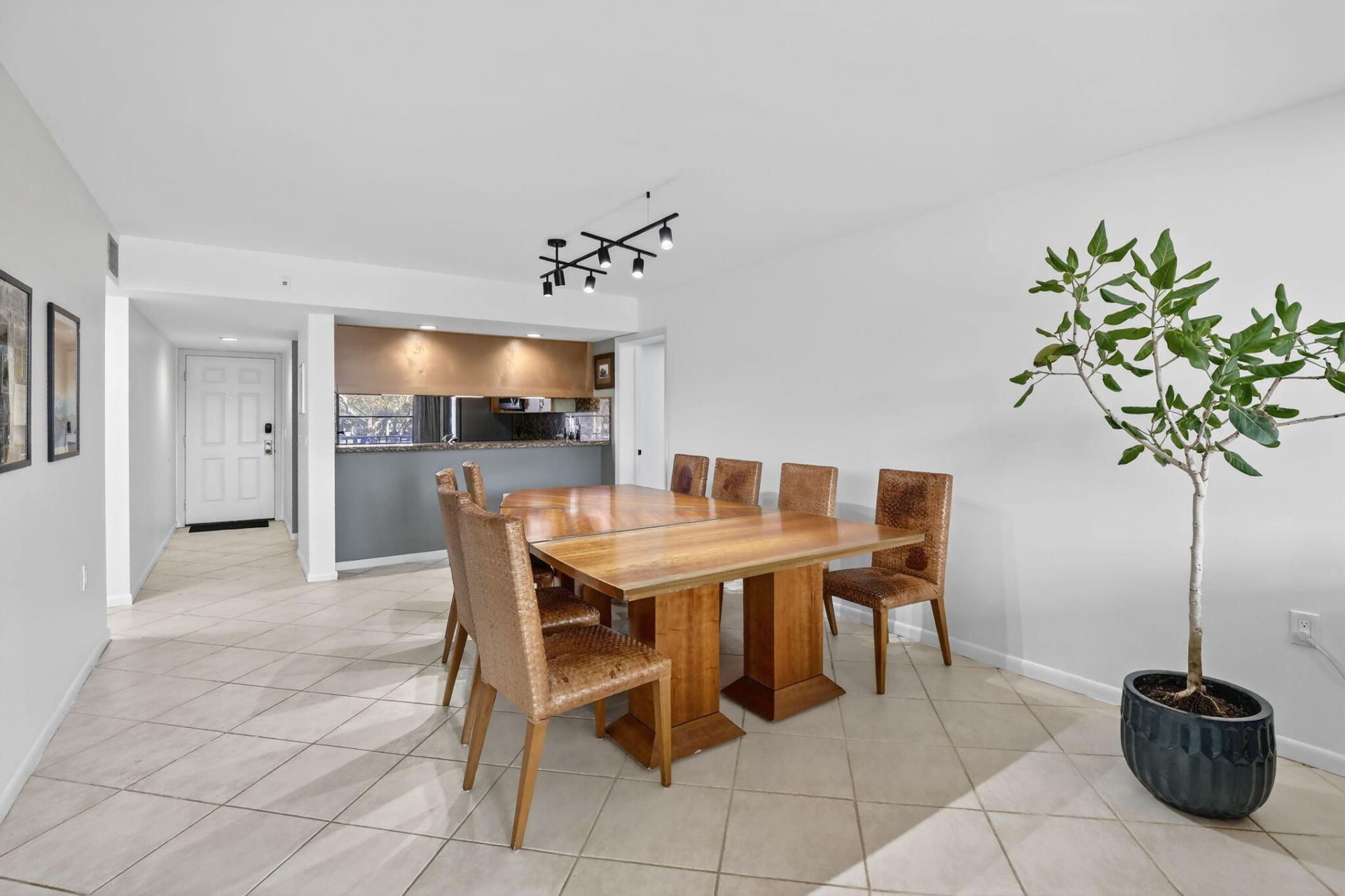 1528 Whitehall Drive, Unit 202, Davie, FL 33324 Photo