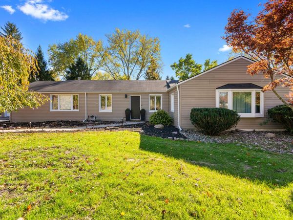 6810 N Territorial Road, Plymouth, MI 48170