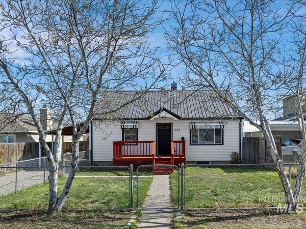 624 N 11th Ave, Buhl, ID 83316