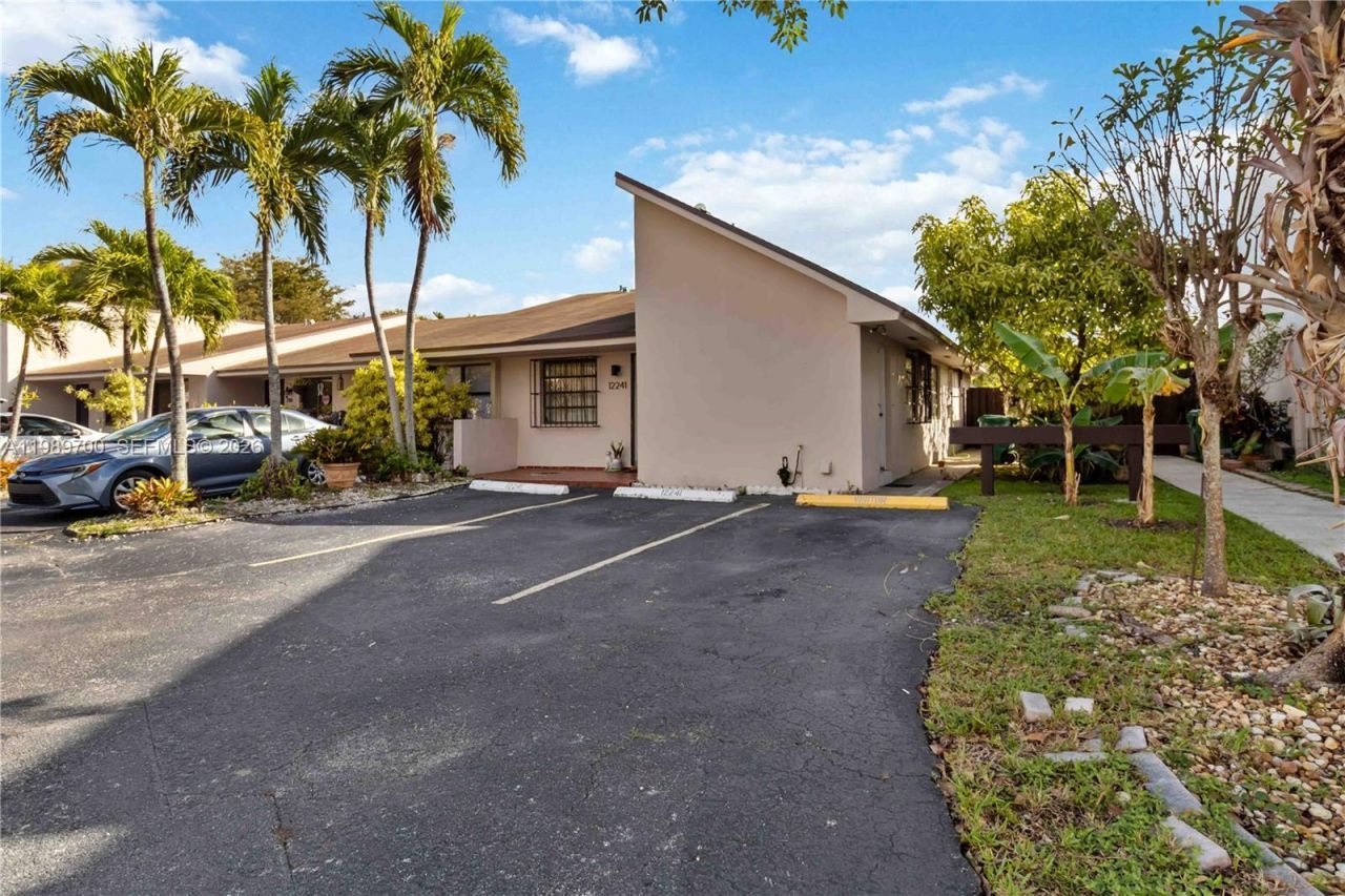 12241 SW 24th Ter , Unit 39, Miami, FL 33175 Photo