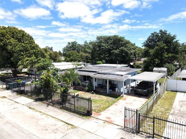 9615 NW 26th Ave, Miami, FL 33147