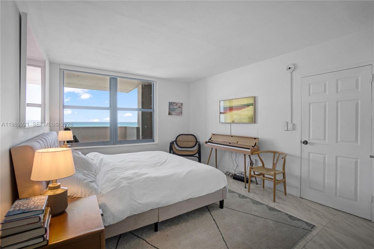 2899 Collins Ave, Unit 847, Miami Beach, FL 33140 Photo