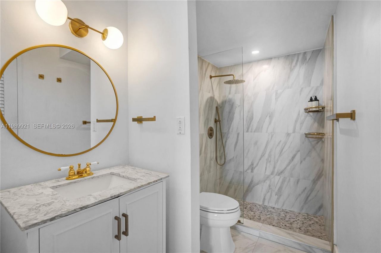 2899 Collins Ave, Unit 847, Miami Beach, FL 33140 Photo