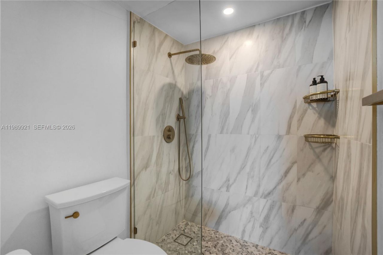 2899 Collins Ave, Unit 847, Miami Beach, FL 33140 Photo