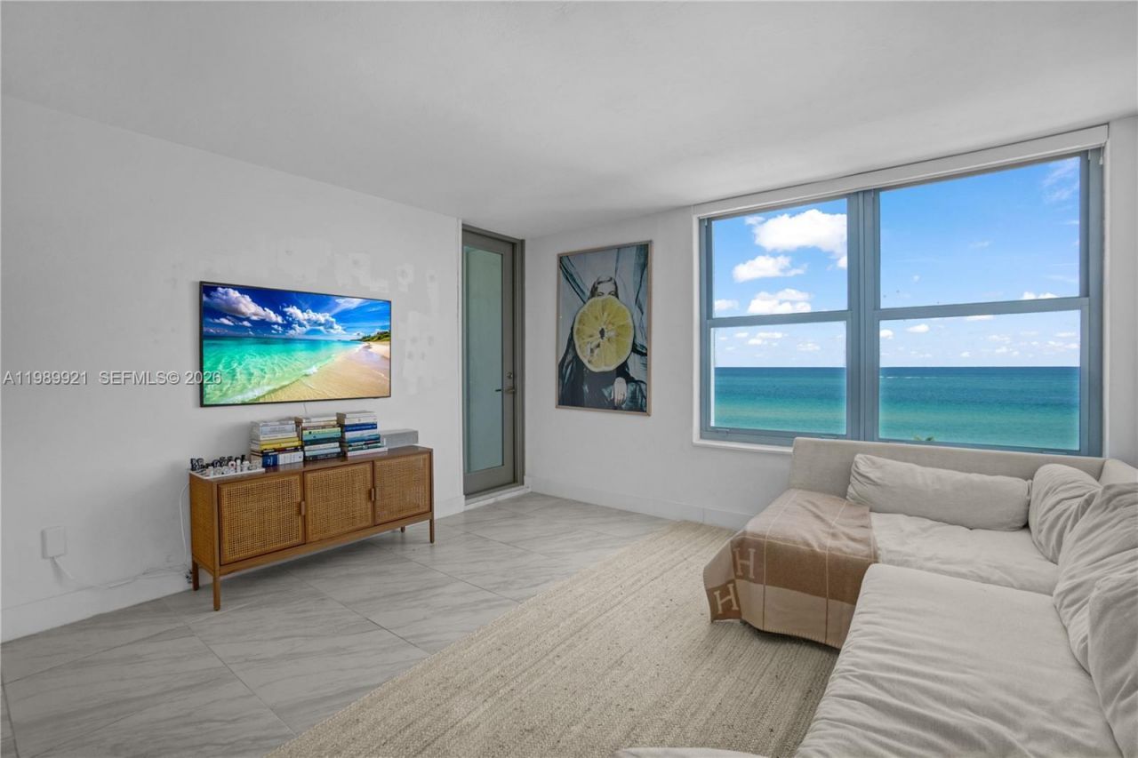 2899 Collins Ave, Unit 847, Miami Beach, FL 33140 Photo