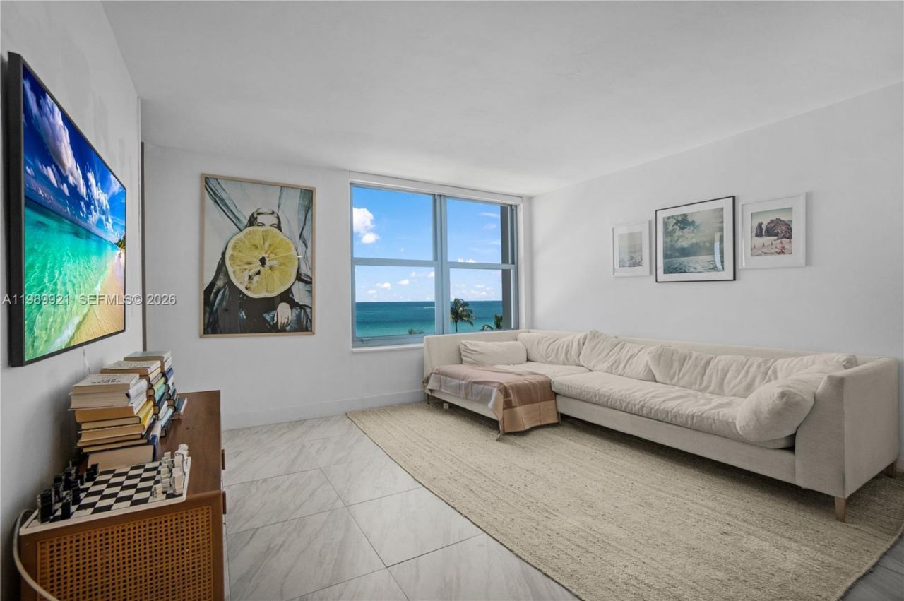 2899 Collins Ave, Unit 847, Miami Beach, FL 33140 Photo