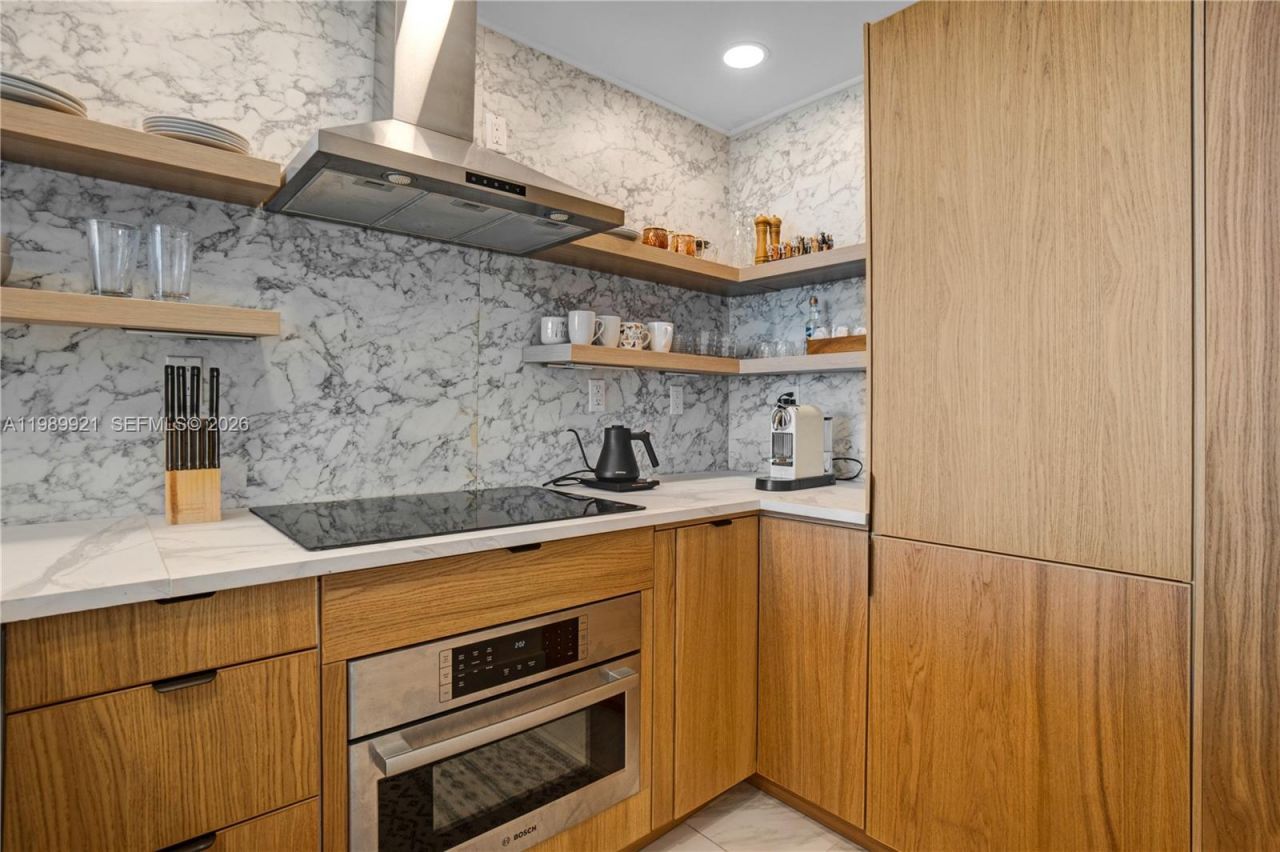 2899 Collins Ave, Unit 847, Miami Beach, FL 33140 Photo