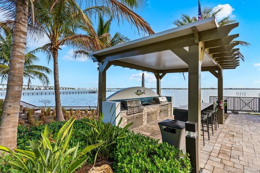 41 SW Seminole Street, Unit 307, Stuart, FL 34994 Photo
