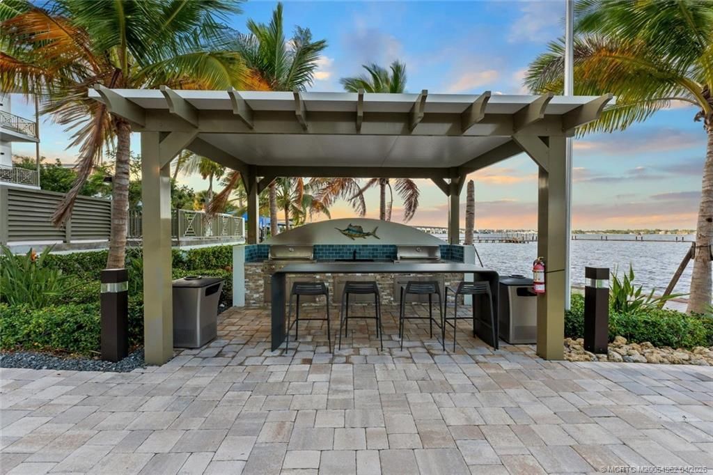 41 SW Seminole Street, Unit 307, Stuart, FL 34994 Photo