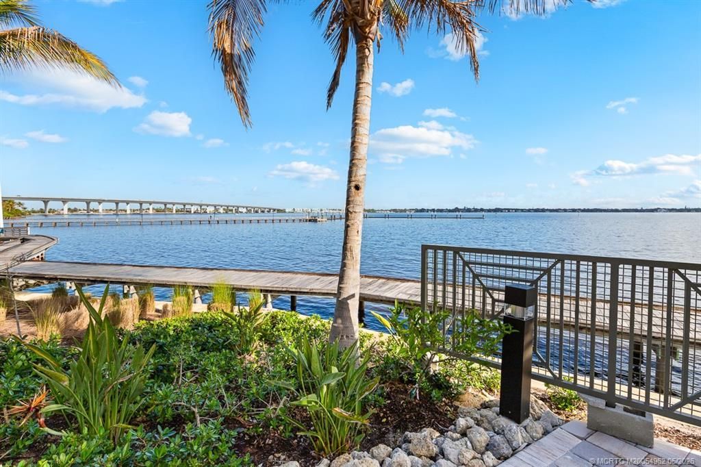 41 SW Seminole Street, Unit 307, Stuart, FL 34994 Photo