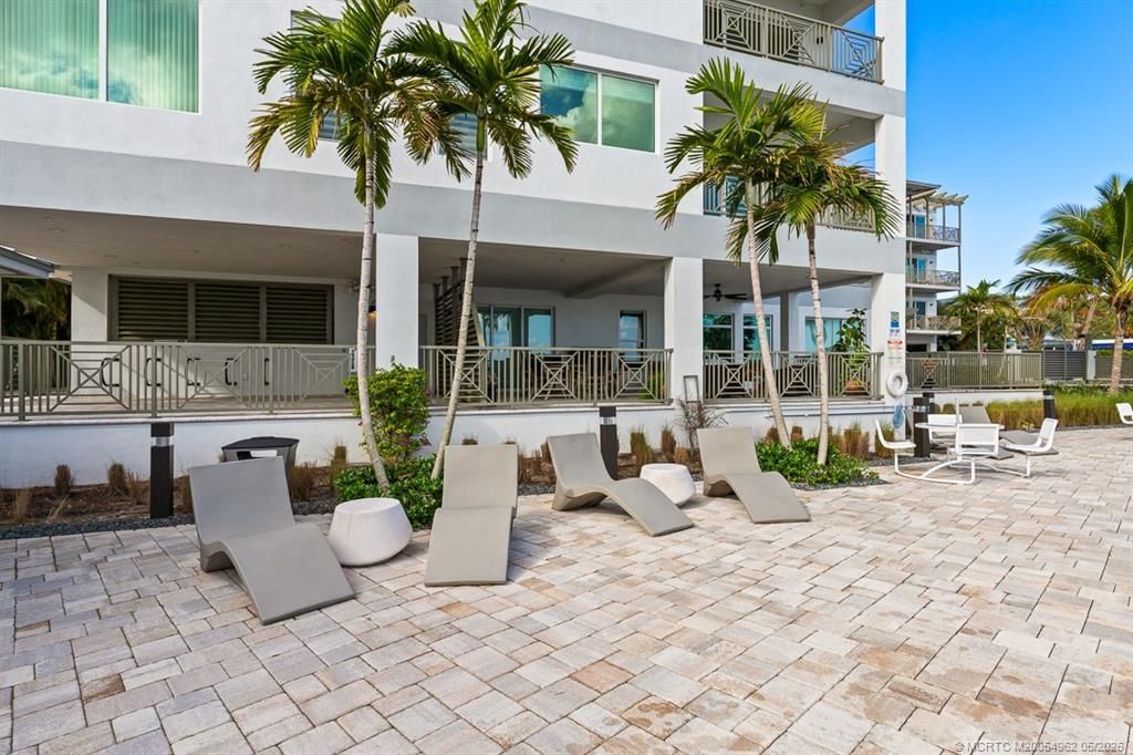 41 SW Seminole Street, Unit 307, Stuart, FL 34994 Photo