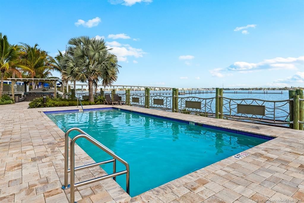 41 SW Seminole Street, Unit 307, Stuart, FL 34994 Photo