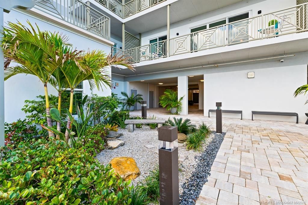 41 SW Seminole Street, Unit 307, Stuart, FL 34994 Photo
