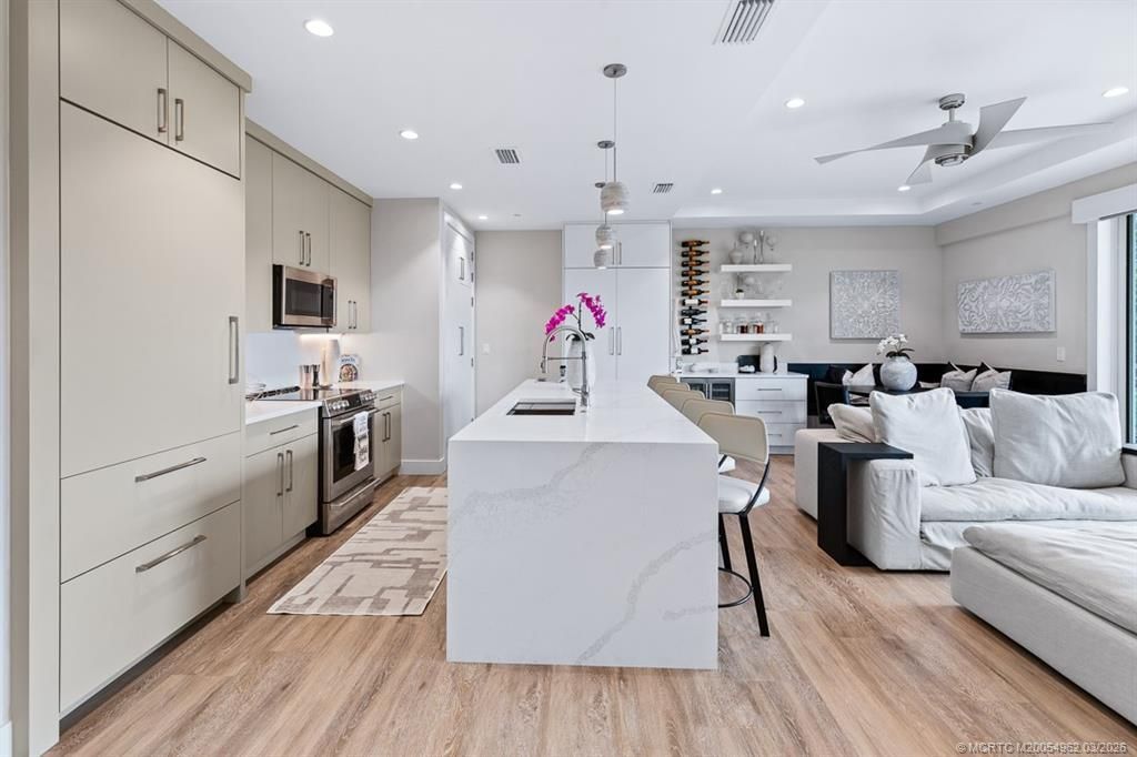 41 SW Seminole Street, Unit 307, Stuart, FL 34994 Photo