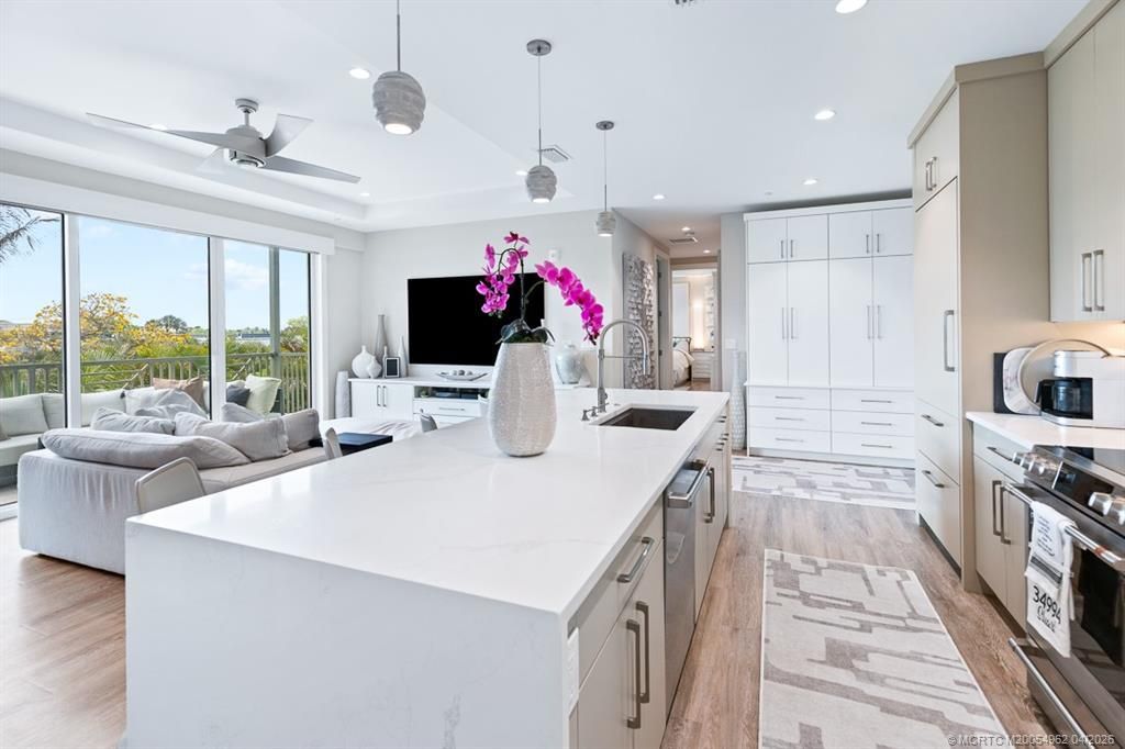 41 SW Seminole Street, Unit 307, Stuart, FL 34994 Photo