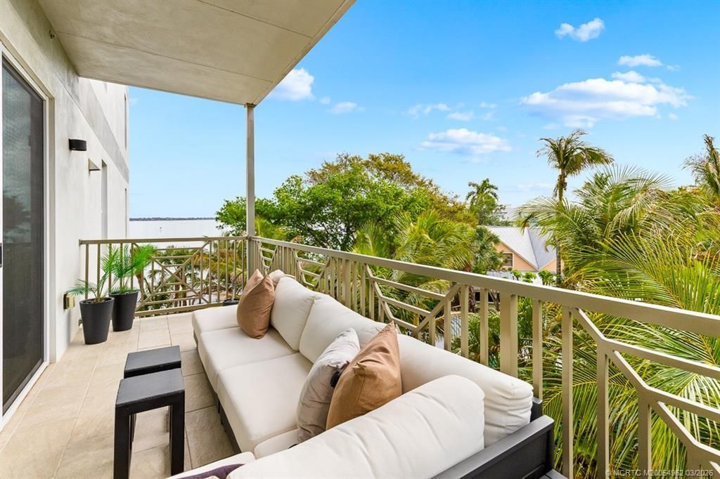 41 SW Seminole Street, Unit 307, Stuart, FL 34994 Photo