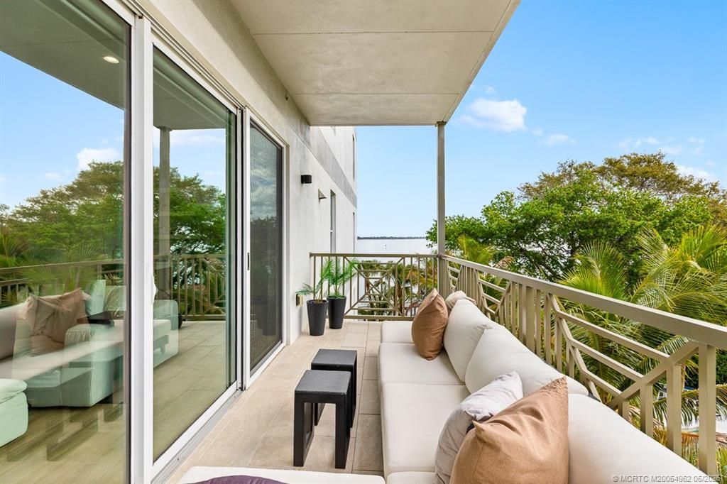 41 SW Seminole Street, Unit 307, Stuart, FL 34994 Photo