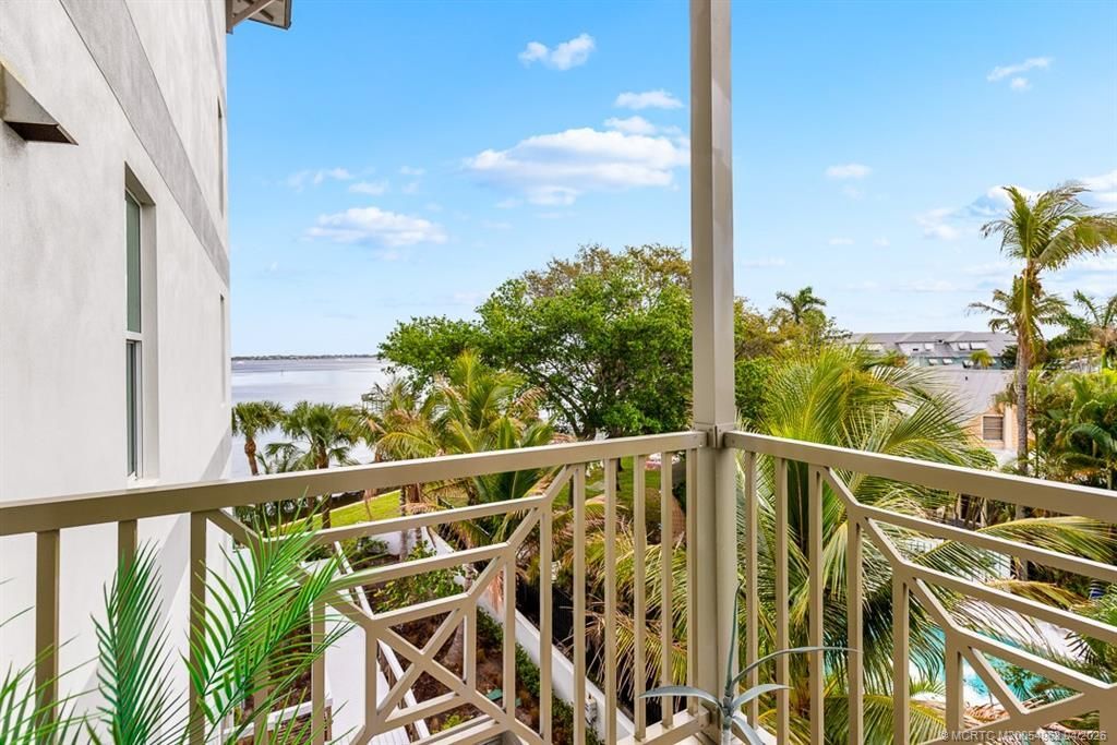 41 SW Seminole Street, Unit 307, Stuart, FL 34994 Photo