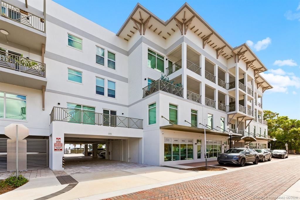 41 SW Seminole Street, Unit 307, Stuart, FL 34994 Photo