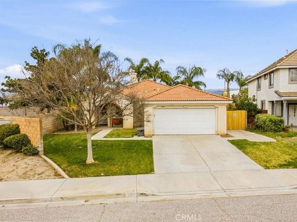 204 E Manchester Lane, San Bernardino, CA 92408