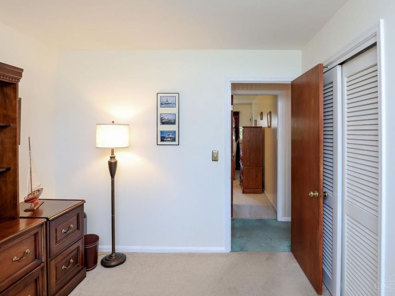 7214 Greenfarms Drive, Springfield Twp., OH 45224 Photo 13