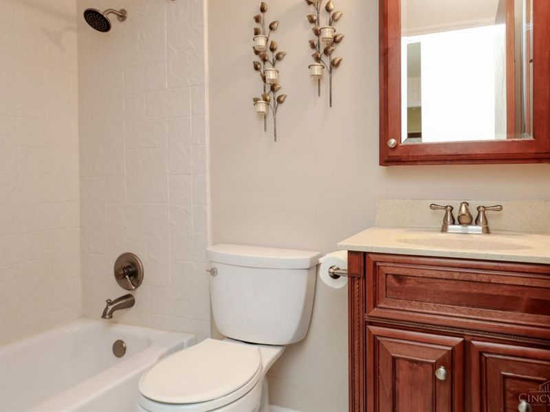 7214 Greenfarms Drive, Springfield Twp., OH 45224 Photo 19