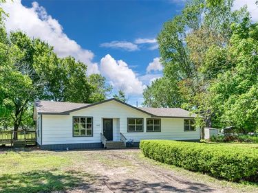 2842 Carlson Drive, Dallas, TX 75235