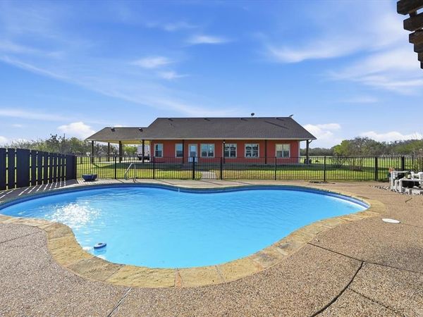 1616 Nash Howard Road, Waxahachie, TX 75165