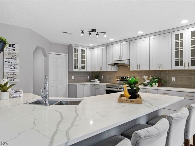 39292 Camelot Way, Avon, OH 44011 Photo 18