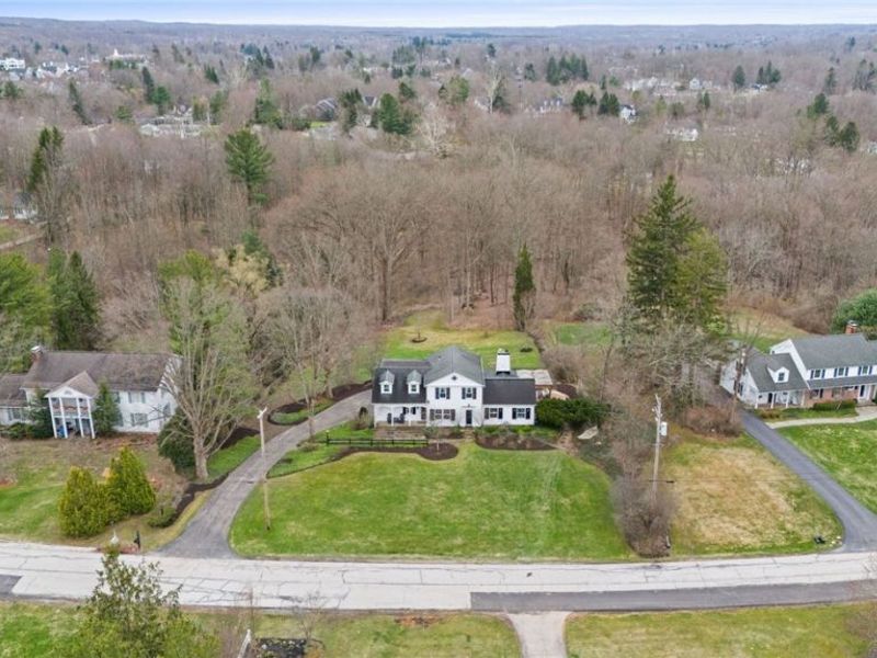 118 Kenton Road , Chagrin Falls, OH 44022 Photo 2