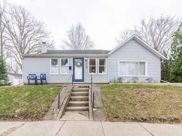 553 W Middle Street, Chelsea, MI 48118