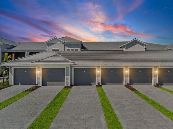 19015 SCALLOP LOOP, Unit 106, LAKEWOOD RANCH, FL 34211