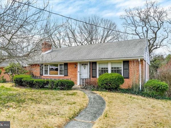 1636 CRESTLYN ROAD, YORK, PA 17403