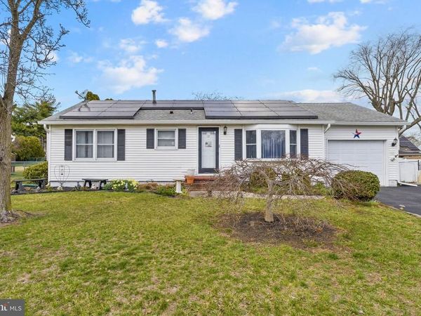 12 HAMILTON LAKES, HAMILTON, NJ 08619