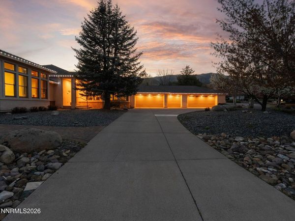 2555 S Wellington, Carson City, NV 89703